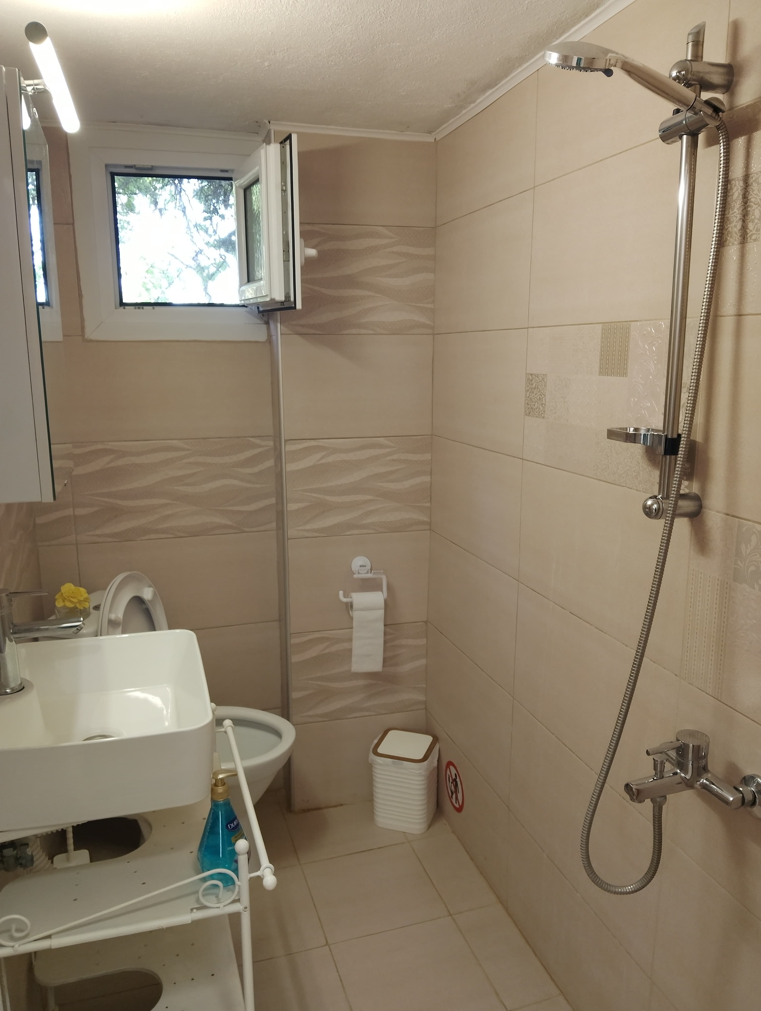 Apartment 1 · Bathroom 23