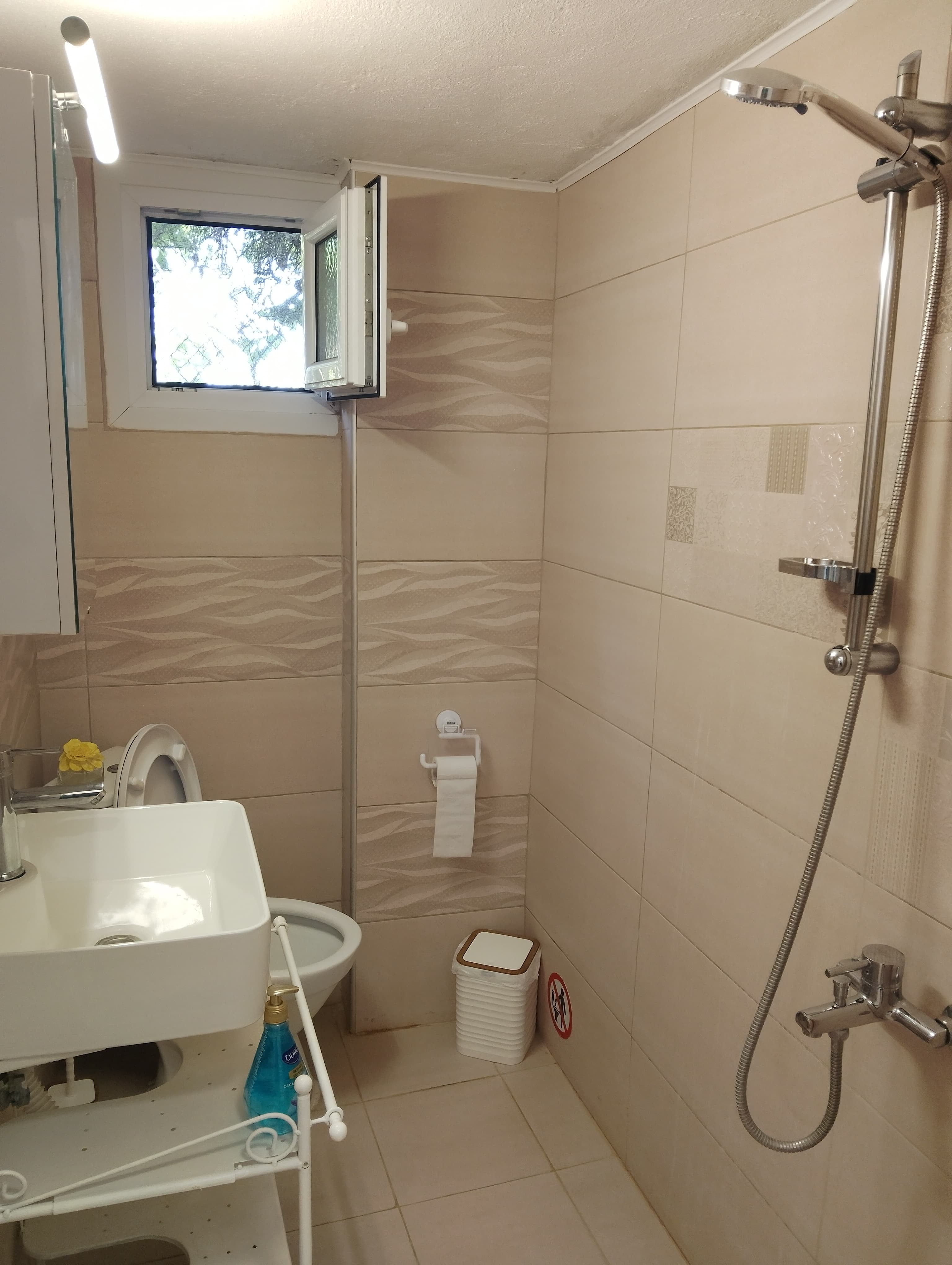 Apartment 1 · Bathroom 25