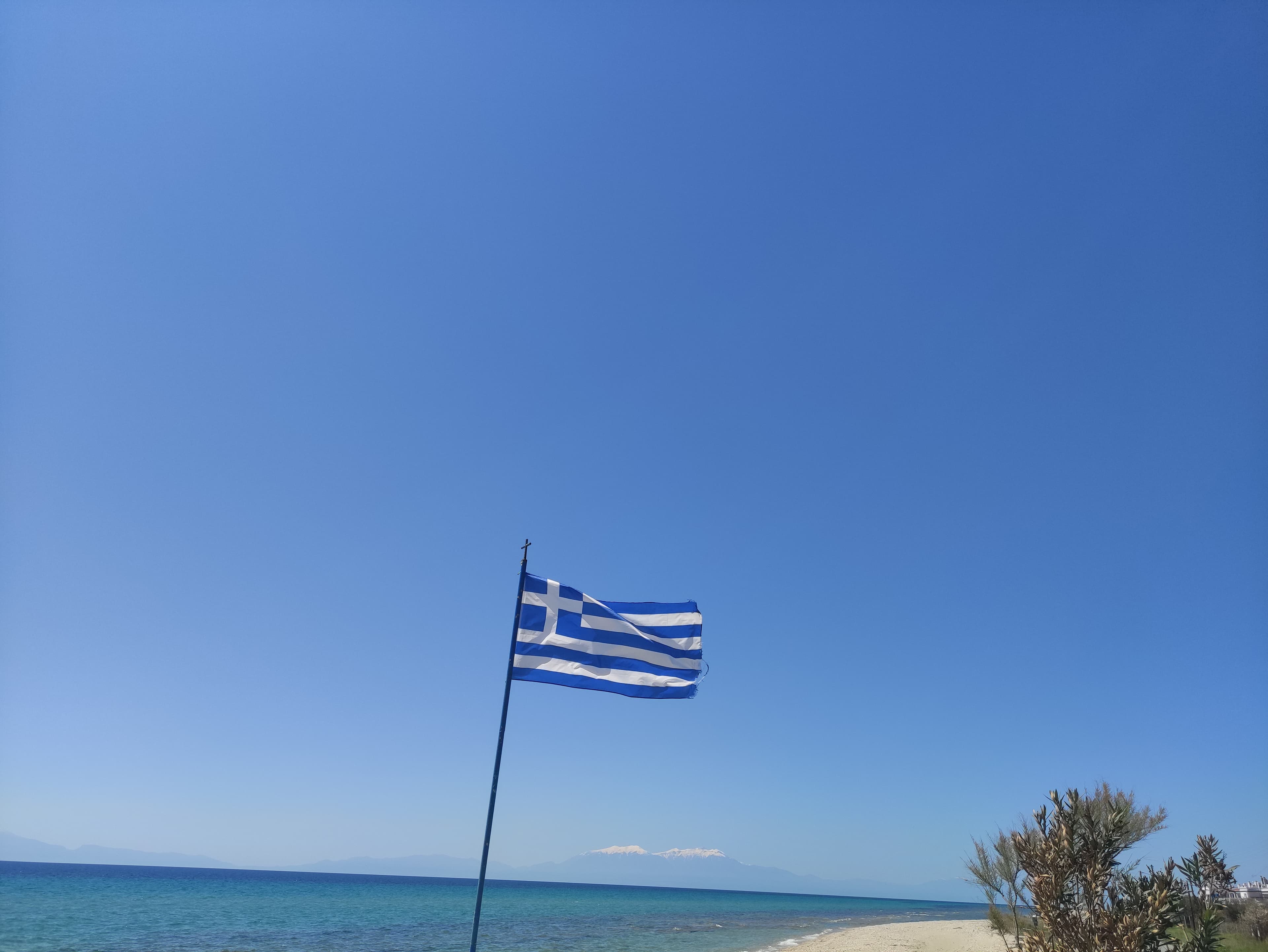 Open beach areas and relaxed density