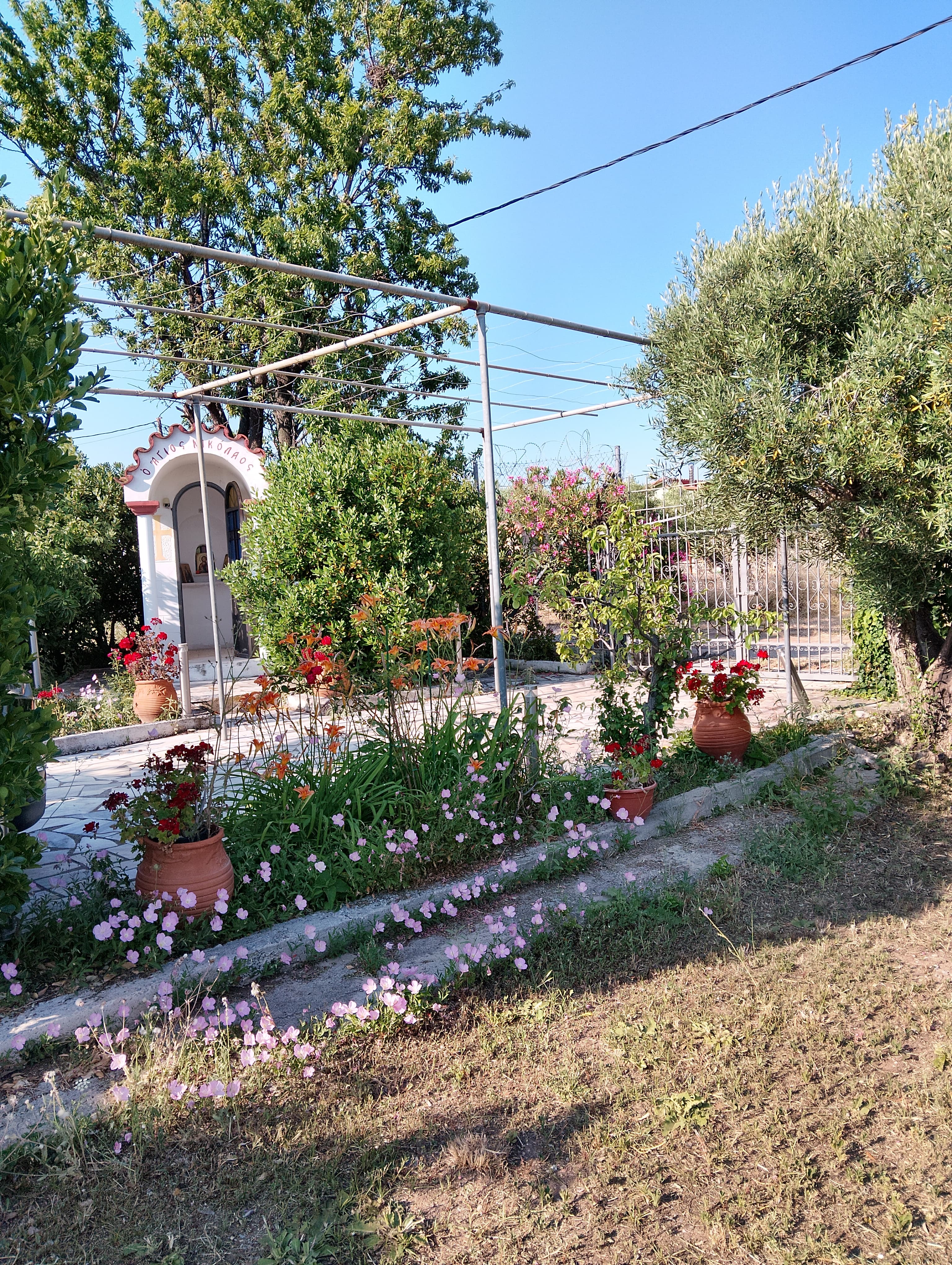 On-site parking in the yard area